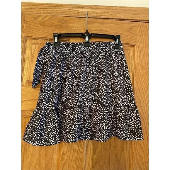 SHEIN Ruffled Mini Skater Skirt Women’s Size S Black White Swiftie - Picture 5 of 6